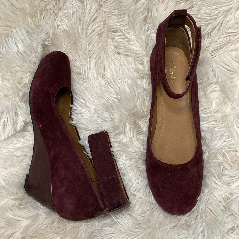 Crimson Comfort Wedges